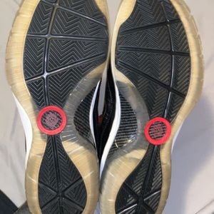 Lebron 7 playoff specific bred (2010)